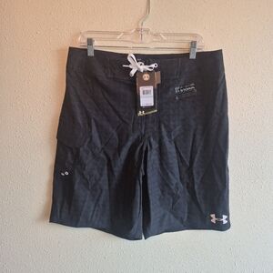 SOLD Under Armour Water Resistant Boardshorts Mens 34